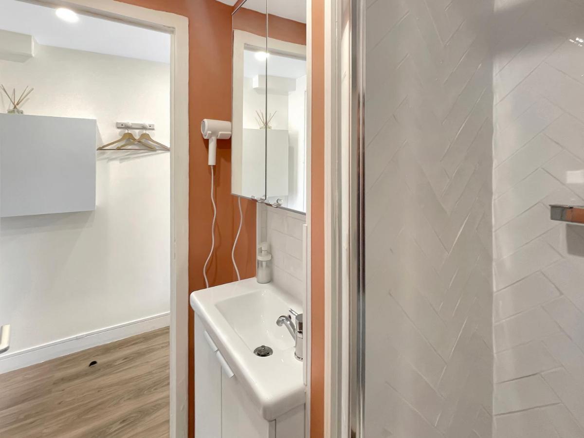 Le Petit Melun Apartment Bagian luar foto